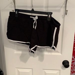 No boundaries xl black and white shorts